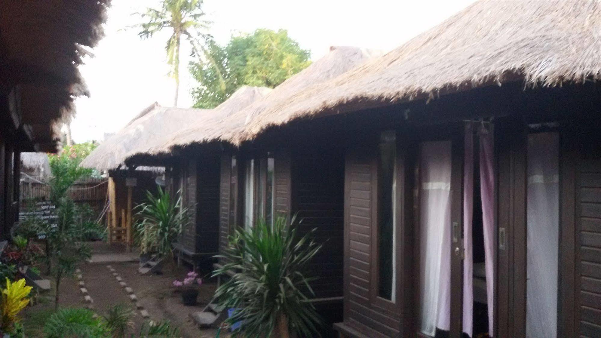 Mosaix Gili Bungalows Gili Trawangan Luaran gambar