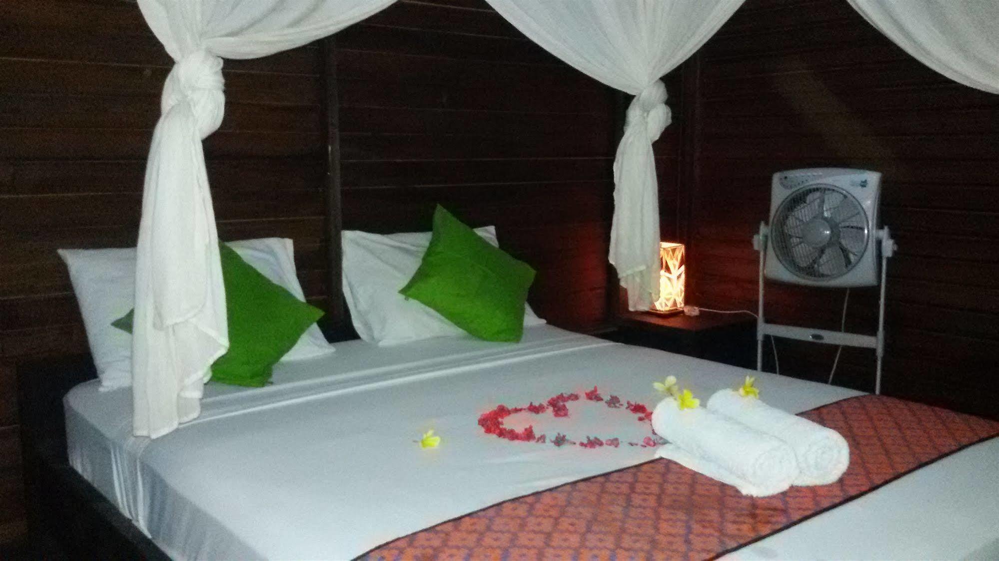 Mosaix Gili Bungalows Gili Trawangan Luaran gambar