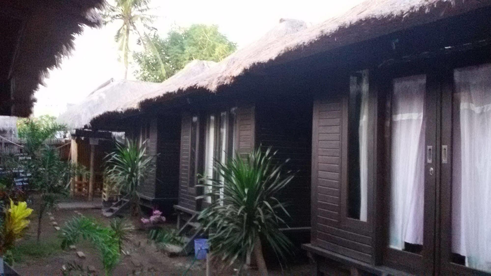 Mosaix Gili Bungalows Gili Trawangan Luaran gambar
