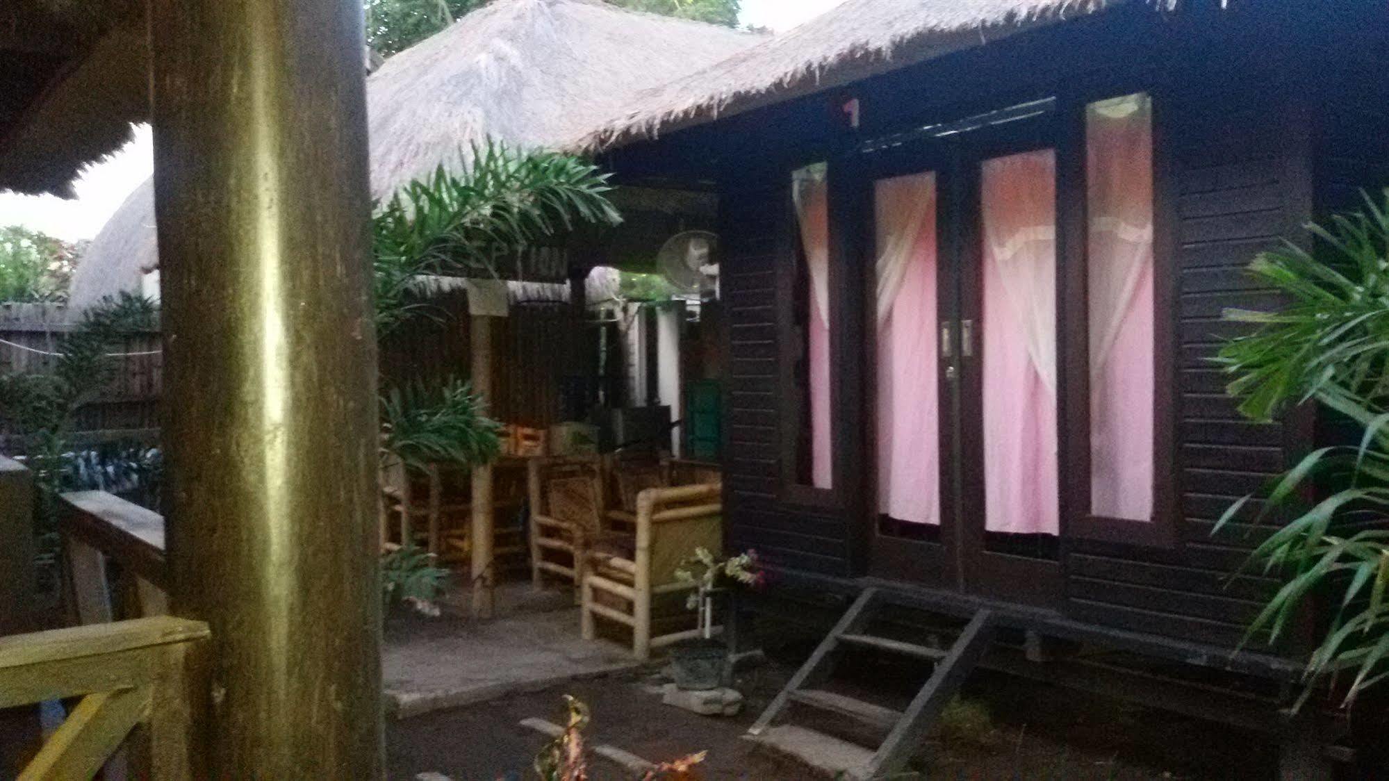 Mosaix Gili Bungalows Gili Trawangan Luaran gambar